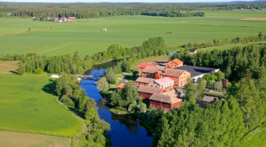Ilmakuva Jokipiin Pellavan tehtaasta jossa tehtaanmyymälä sijaitsee